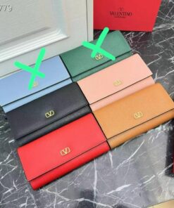 VALENTINO GARAVANI ROCKSTUD WISPY CARDHOLDER IN CALFSKIN