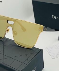 Dior Golden Glasse
