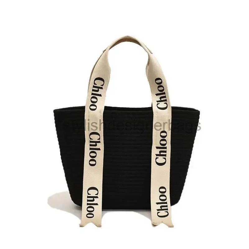 Chloé Fair-Trade Basket Bag – White Summer Tote Fair-trade Chloé Woody basket bag crafted in Kenya