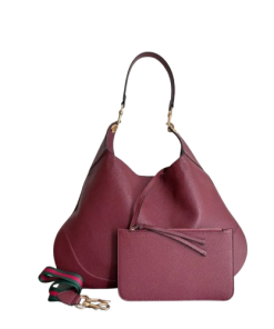 Gucci Maxi B hobo shoulder bag designed for daily and casual use